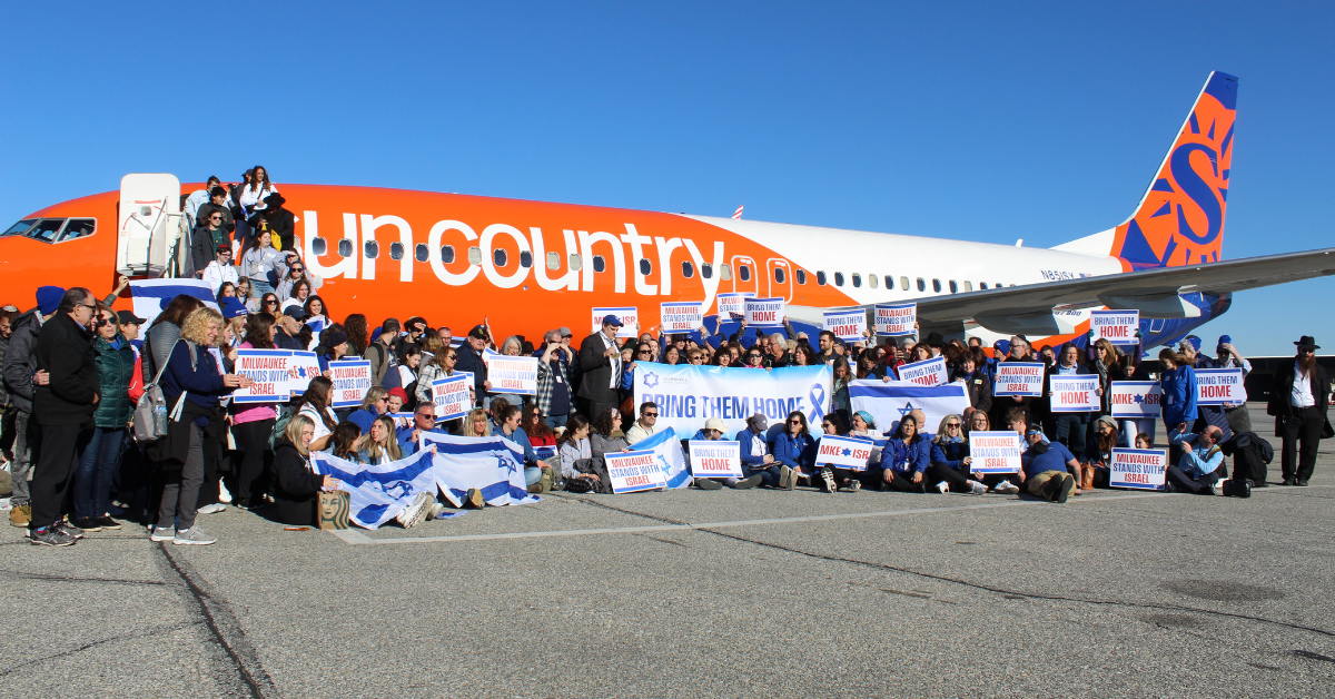 IN PICTURES: About 200 people traveled from Wisconsin to the March for Israel - Vimarsana News
