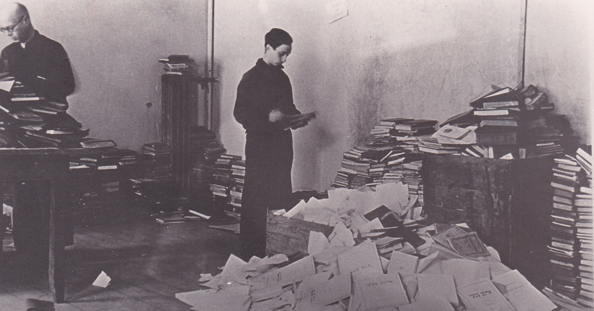 'Book Smugglers' exhibit at Jewish Museum Milwaukee | Wisconsin Jewish Chronicle - Vimarsana News